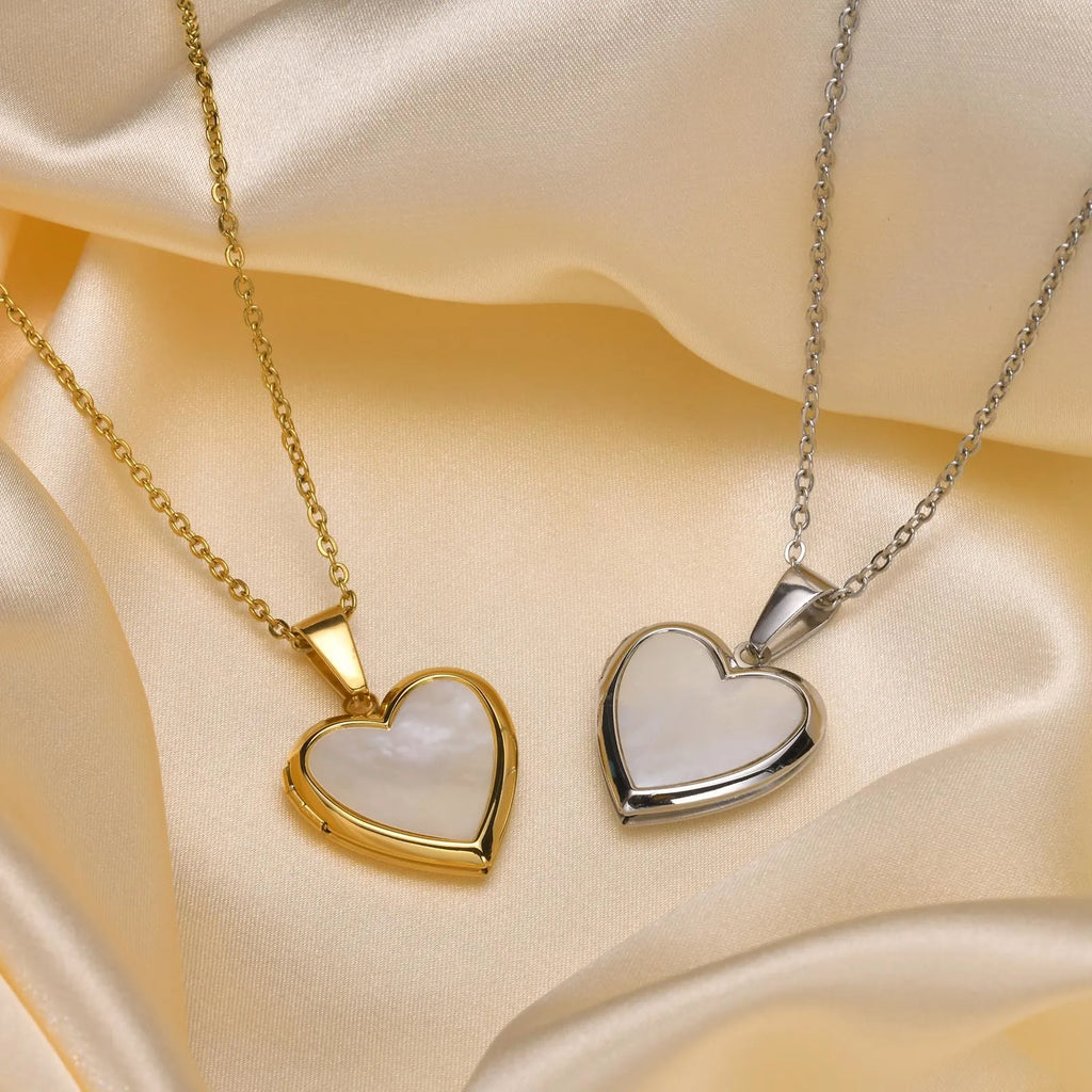 Medallón de corazón en dorado y plateado
